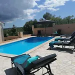 Villa Mir *