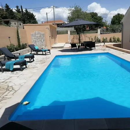 Villa Mir *