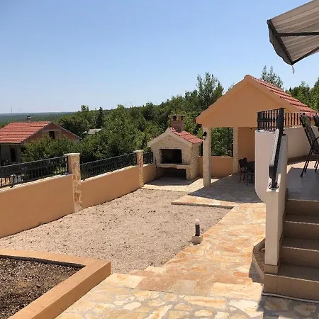 Villa Mir *