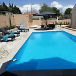 Villa Mir *
